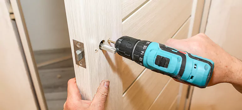 Old Door Knob Repair in Doral, FL