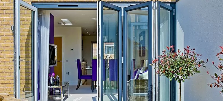Commercial Door Glass Repair in Doral, FL